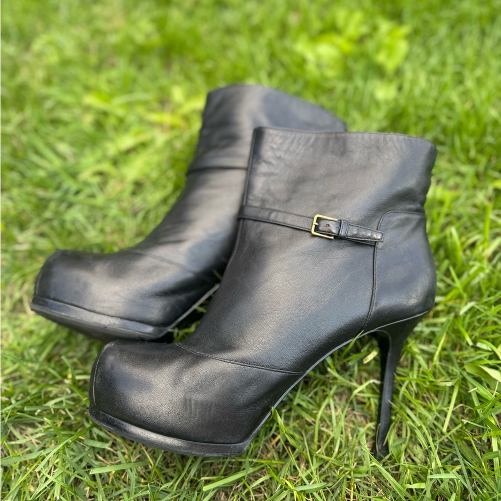 Pre-worn Yves Saint Laurent Black Heeled Boots